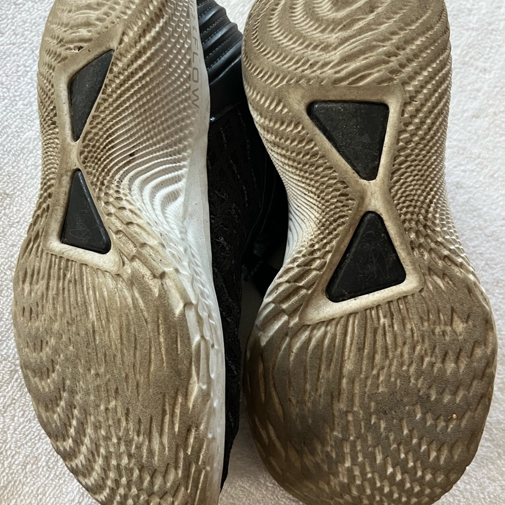 Under Armour Black Athletic Shoes - Picture 2 of 3
